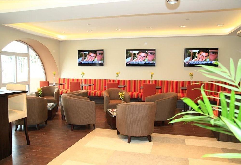 Hotel El Gran Marques Trujillo Eksteriør billede